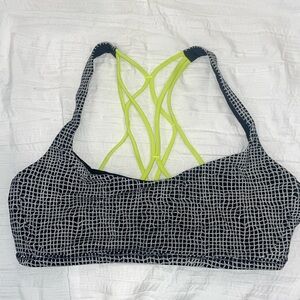 Lululemon scrappy bra